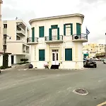 Le Voyageur Apartment *