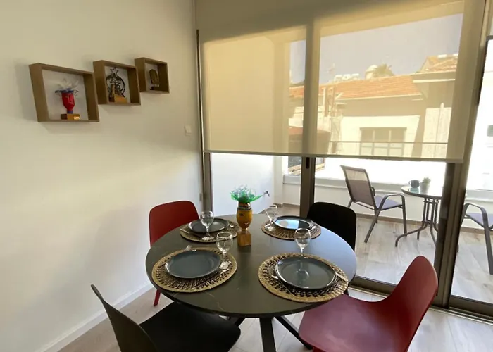 Le Voyageur * Larnaca